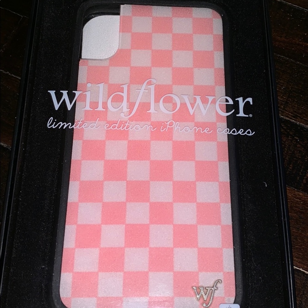 iPhone X/Xs pink checkered wildflower case